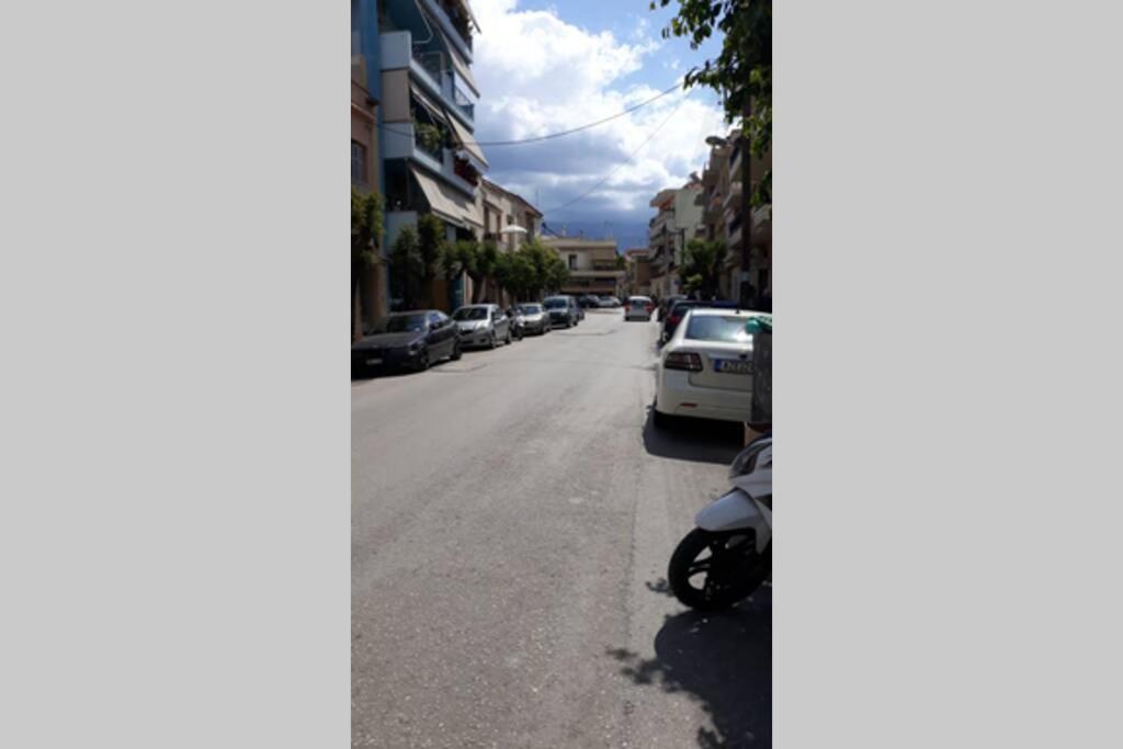 Bilocale - Δίχωρο Διαμέρισμα Δίπλα Στα Ψηλαλώνια Patras Ngoại thất bức ảnh